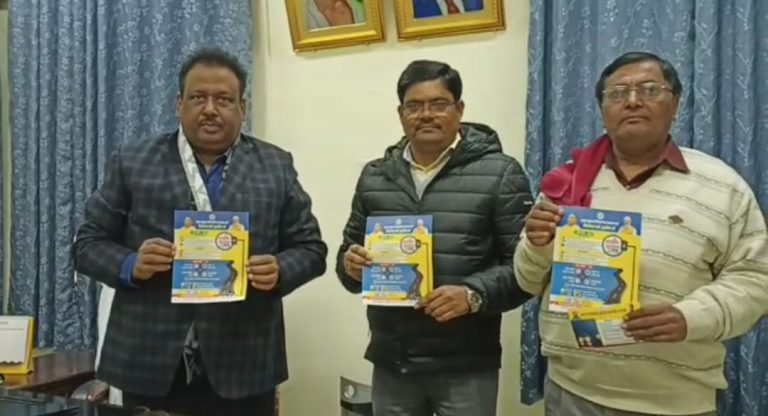 Agra: ताजनगरी में यातायात नियमों के प्रति जागरूक करेगा प्रचार वाहन, ISBT पर शुरू हुआ सड़क सुरक्षा माह