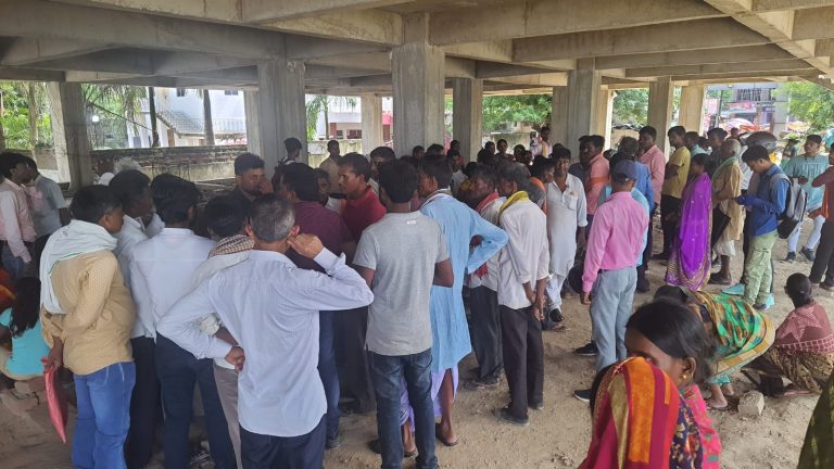 औरंगाबाद में मामूली बात पर दो पक्षों में हिंसक झड़प, एक दर्जन से अधिक लोग घायल, गांव में दहशत