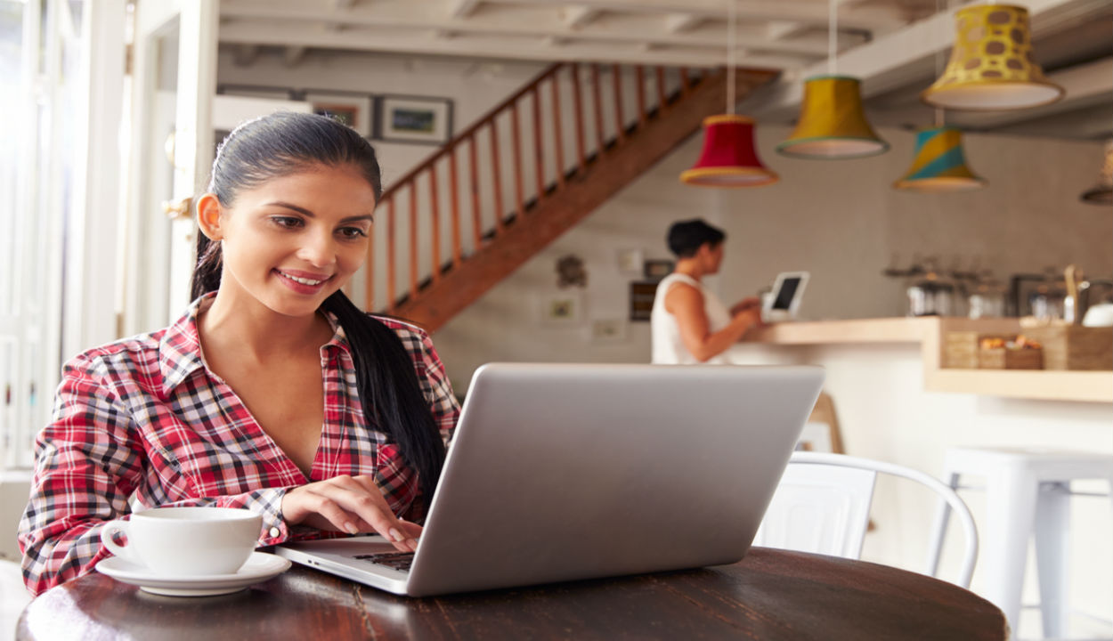 use laptop while sitting on the bed?