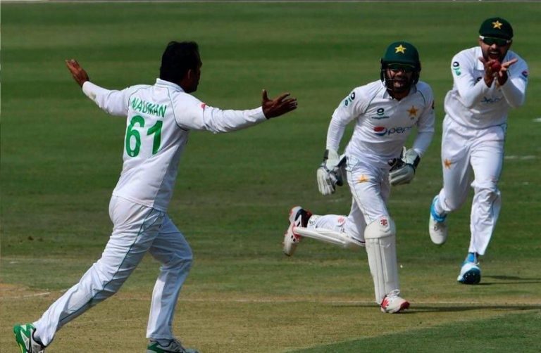 Zimbabwe vs Pakistan : दो साल तक कमरे में रोते रहे हसन अली, अब मैदान पर मचाया ‘गदर’, अश्विन भी छूट गये पीछे