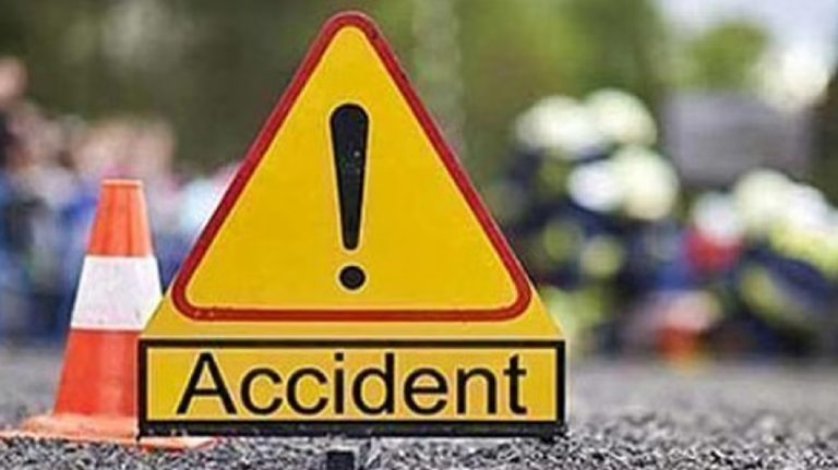 कोडरमा में दर्दनाक सड़क हादसा, टेलर ने बाइक को लिया चपेट में, 2 बच्चों की मौत