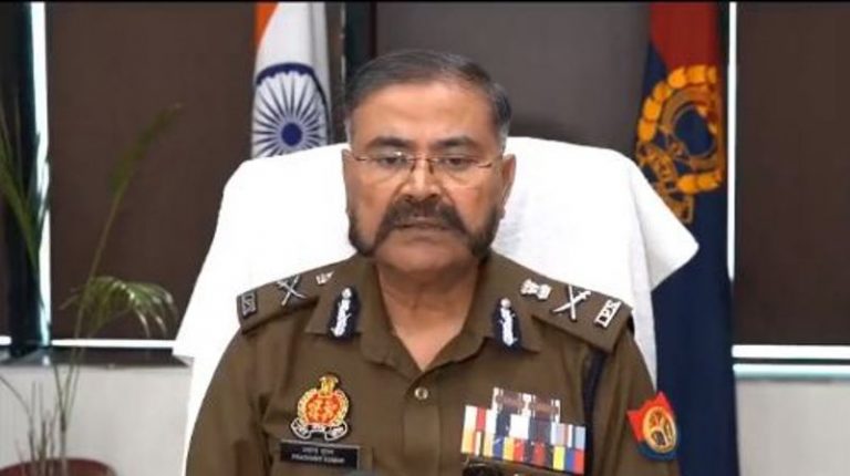 धर्मांतरण कराने वालों की तलाश में जुटी उत्तर प्रदेश की पूरी पुलिस, डीजीपी ने सभी जिलों को भेजे ये निर्देश धर्मांतरण कराने वालों की तलाश में जुटी उत्तर प्रदेश की पूरी पुलिस, डीजीपी ने सभी जिलों को भेजे ये निर्देश