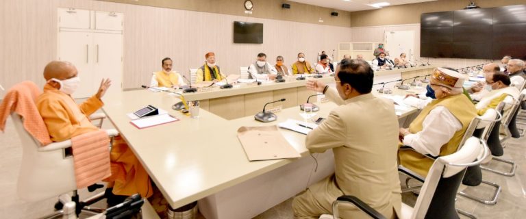 यूपी में शिक्षामित्र और रसोइया की मानदेय बढ़ाने की तैयारी, चुनाव से पहले न्यू ईयर गिफ्ट दें सकती योगी सरकार