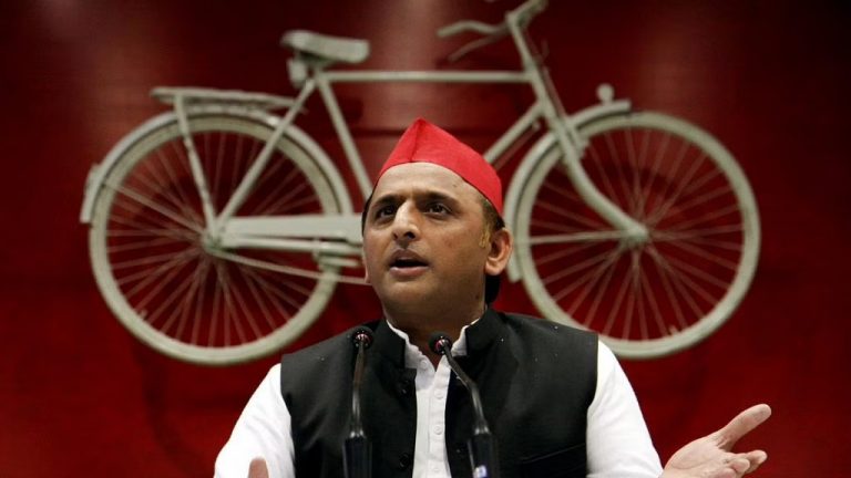 अखिलेश यादव ने ब्यूरोक्रेसी पर उठाये सवाल, कहा अधिकारी बने बीजेपी के नेता, न्याय की उम्मीद न करें