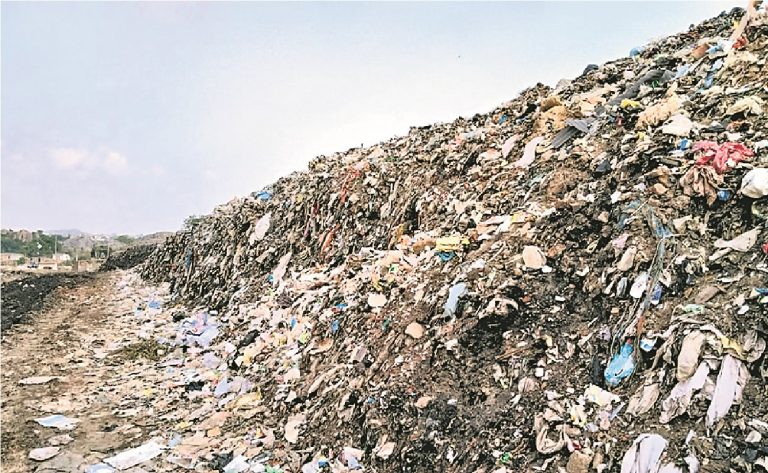 पटना के डंपिंग यार्ड में कचरा चुन रहे नाबालिग पर ही हाइवा ने डाल दिया कचरा, चली गई जान