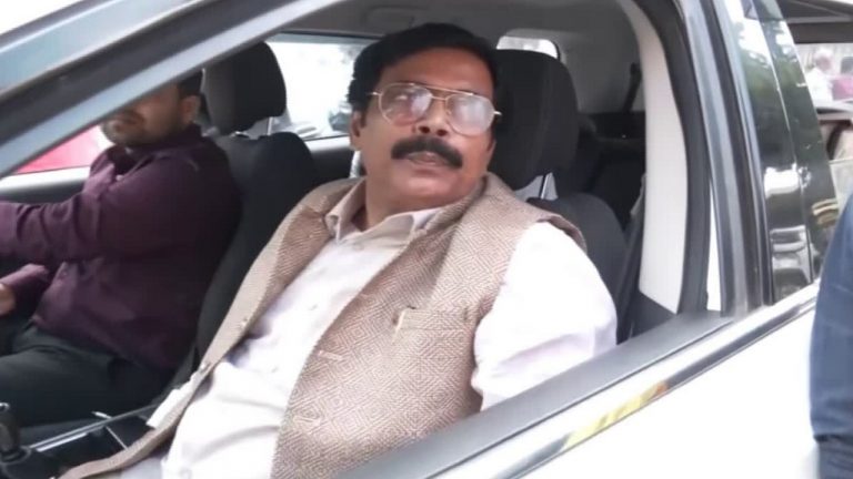 CM नीतीश कुमार से मिलने पहुंचे आनंद मोहन, जेल से रिहाई के बाद पहली बार आधे घंटे तक इन मुद्दों पर हुई बातचीत