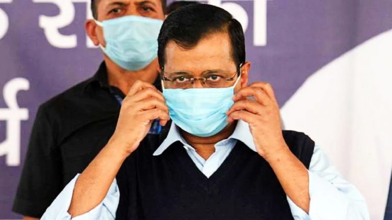 Corona Fourth Wave Fears: दिल्ली में सार्वजनिक जगहों पर मास्क अनिवार्य, प्राइवेट कार में नहीं कटेगा चालान