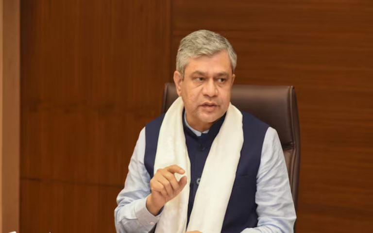Delhi Election 2025: ऑटो चालकों को स्टेशन पर मिलेगी कई तरह की सुविधा