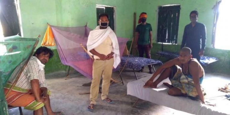 मानपुर में प्रवासी मजदूरों ने क्वारेंटिन सेंटर की व्यवस्था पर उठाये सवाल