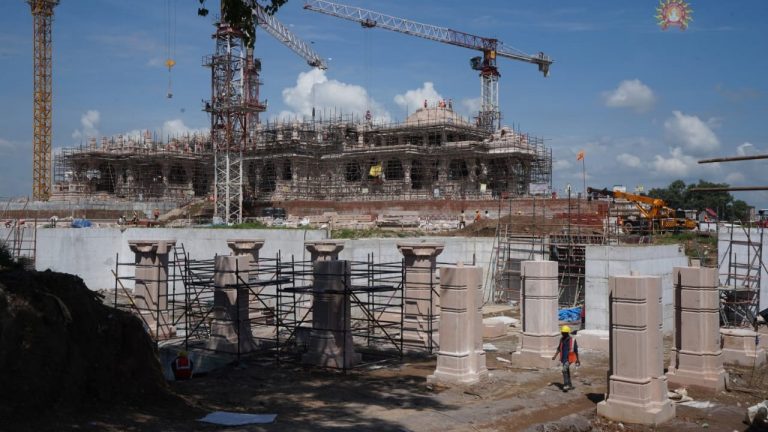 Ayodhya: राम जन्मभूमि को बम से उड़ाने की धमकी, दिल्ली से शख्स ने किया फोन, सुरक्षा अलर्ट, FIR दर्ज…