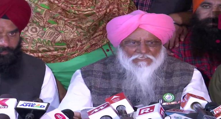 Farmers Protest : आगे की रणनीति तय करने के लिए अगली बैठक 27 को, पूर्व निर्धारित कार्यक्रम जारी रहेंगे
