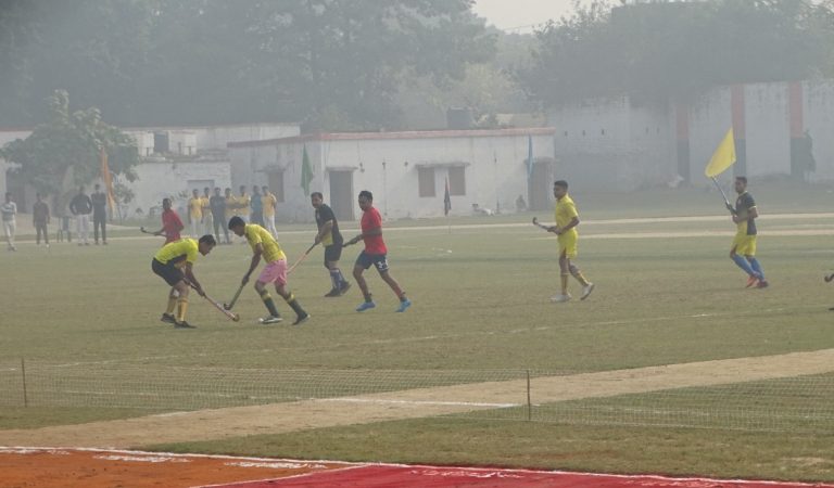 Bareilly News: अंतर्जनपदीय पुलिस हॉकी प्रतियोगिता में बरेली का दबदबा,पीलीभीत टीम को हराकर ट्रॉफी पर किया कब्जा