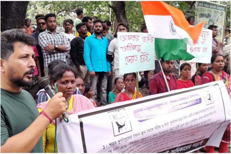 Photos : भूमि रखा कमेटी ने कई मुद्दों को लेकर महकमा शासक के खिलाफ प्रदर्शन कर सौंपा ज्ञापन