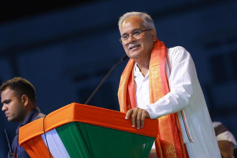 छत्तीसगढ़ में नक्सल क्षेत्र के बच्चे बन रहे हैं डॉक्टर और इंजीनियर, सीएम भूपेश बघेल हुए गदगद
