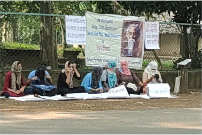West Bengal : विश्वभारती की उदासीनता के खिलाफ छात्राओं ने भूख हड़ताल शुरू किया