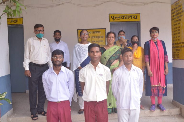आकांक्षा-40 : मजदूर के बेटे ने किया झारखंड टॉप, आईआईटी करना चाहता है अनिल