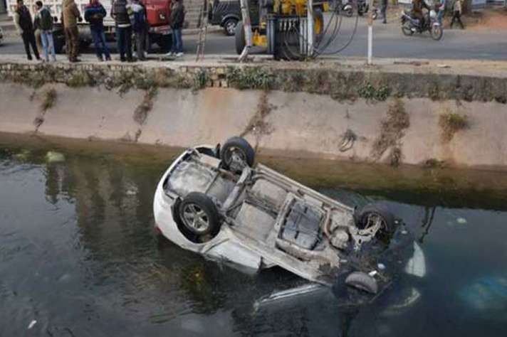 Accident in Nepal: 20 मीटर गहरे खाई में गिरी कार, पूर्वी चंपारण के चार युवकों की मौत
