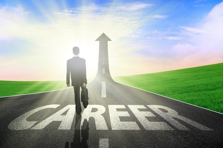 Career Astro Tips : करियर में चाहिए ग्रोथ? अपनाएं ये ज्योतिषीय उपाय, करें इन मंत्रों का जाप