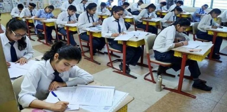 UPTET Exam 2021: यूपीटीईटी पर प्रशासन की पैनी नजर, जरा सी चूक पर हो सकती है FIR, इन बातों का रखें ध्यान