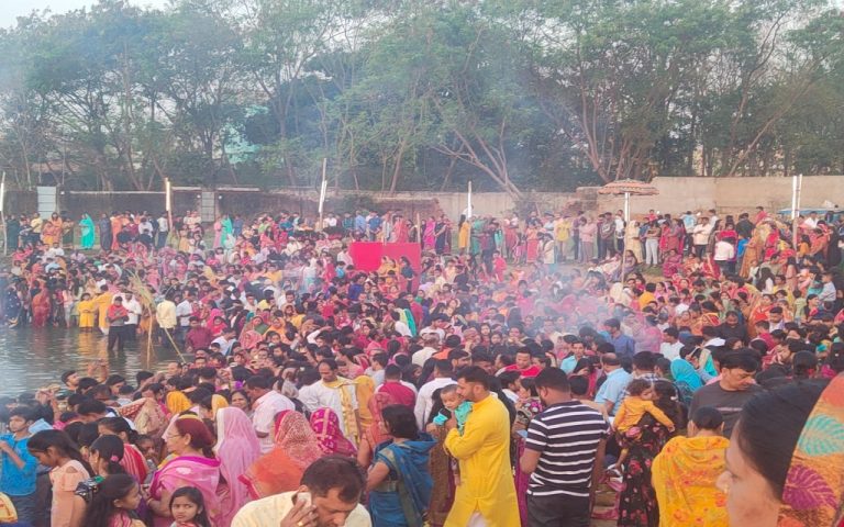 Chaiti Chhath Puja 2023: उदीयमान सूर्य को अर्घ्य के साथ लोक आस्था का महापर्व चैती छठ संपन्न, ऐसी थी छठ की छटा
