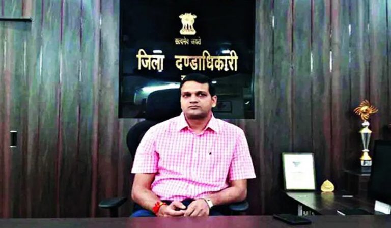 योजनाओं को हर हाल में समय पर पूरा करें : डीसी