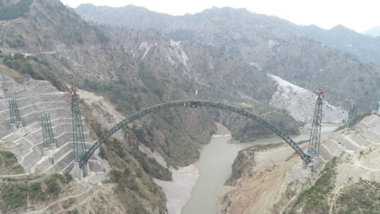 Chenab arch bridge :  एफिल टावर से 35 मीटर ऊंचा है यह पुल, जानें क्या है खासियत…