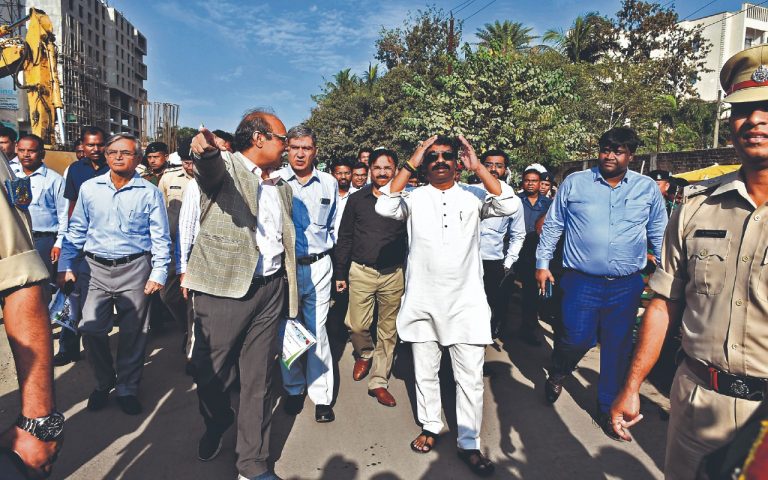 फ्लाइओवर निर्माण कार्य का CM हेमंत सोरेन ने लिया जायजा, कांटाटोली के हालात देख जताई नाराजगी