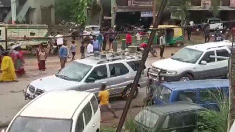 सीएम नीतीश कुमार के कारकेड पर हमला, कई वाहन क्षतिग्रस्त, 14 दिन से लापता युवक का शव मिलने से नाराज थे लोग