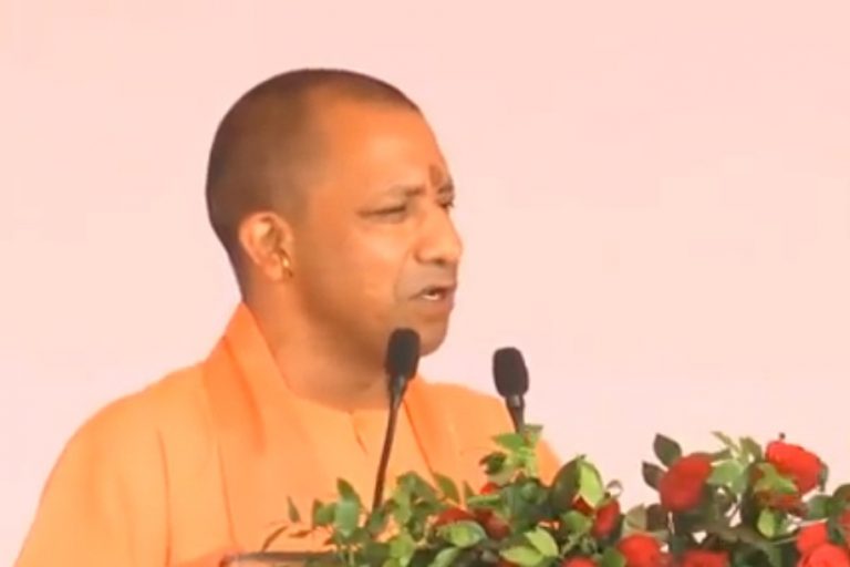 सीएम योगी ने की विशेष संचारी रोग नियंत्रण अभियान की शुरुआत, घर-घर दस्तक देगी स्वास्थ्यकर्मियों की टीम