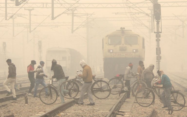 Weather Forecast LIVE: पहाड़ों पर जबरदस्त बर्फबारी और बारिश का अनुमान,झारखंड में छाए बादल, बिहार में गिरा पारा