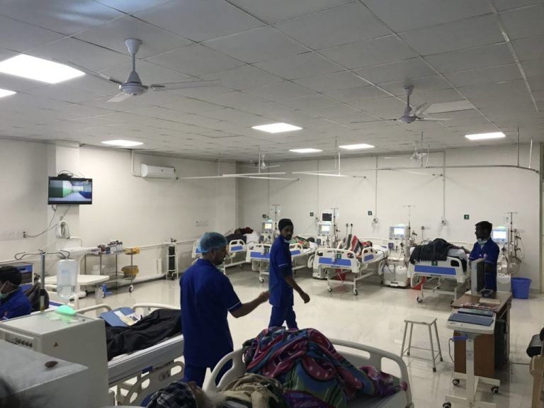 Patna Corona News: पटना के सरकारी अस्पतालों में बेड मिलना मुश्किल, 33 प्राइवेट अस्पतालों को मिली कोरोना के इलाज की अनुमति