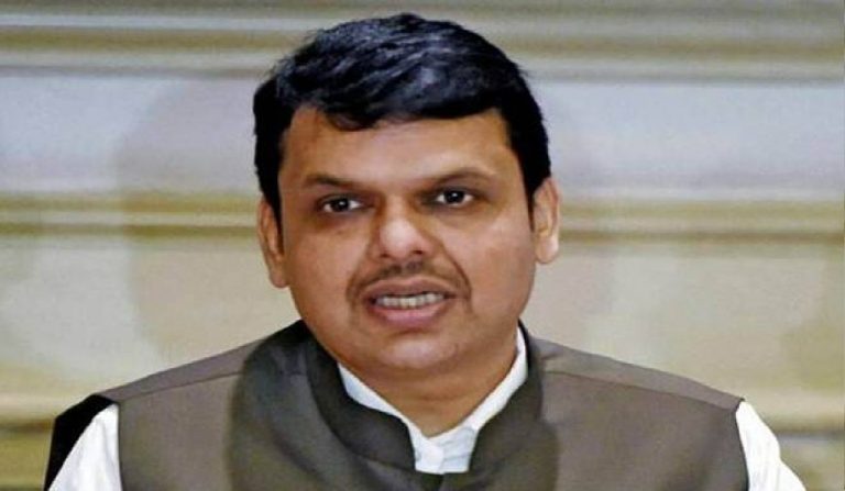 देवेन्द्र फडणवीस से किनारा कर रही बीजेपी! विरोधी नेताओं को बढ़ावा देने से मिल रहा संकेत