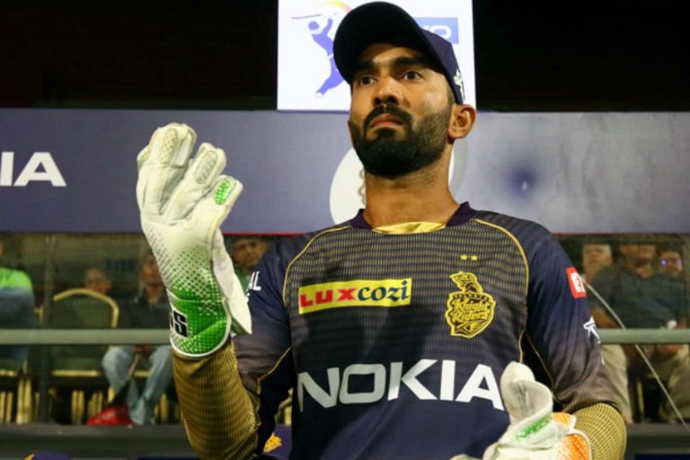 IPL 2020 : मुंबई के साथ मैच से पहले दिनेश कार्तिक ने छोड़ी केकेआर की कप्तानी, जानें क्या है कारण…