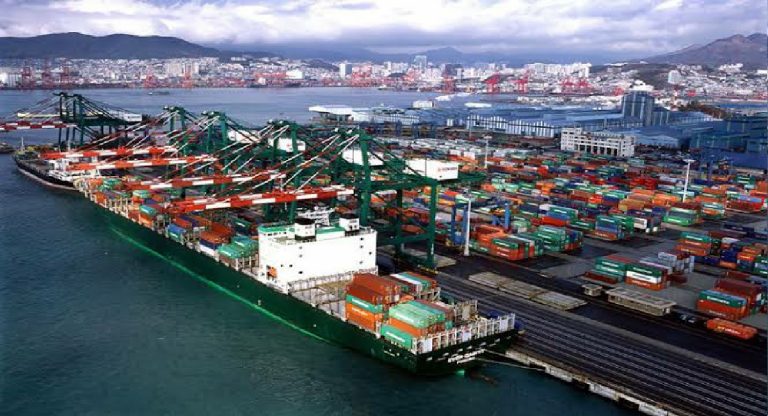 India Export Data: लाल सागर में समस्या के बाद भी बढ़ा भारत का निर्यात, व्यापार घाटा नौ माह के निचले स्तर पर पहुंचा