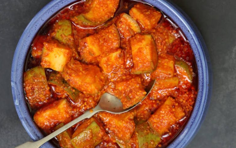 Mango Pickle Recipe: पेट दर्द से राहत दिलाएगा आम का अचार, नोट करें रेसिपी…