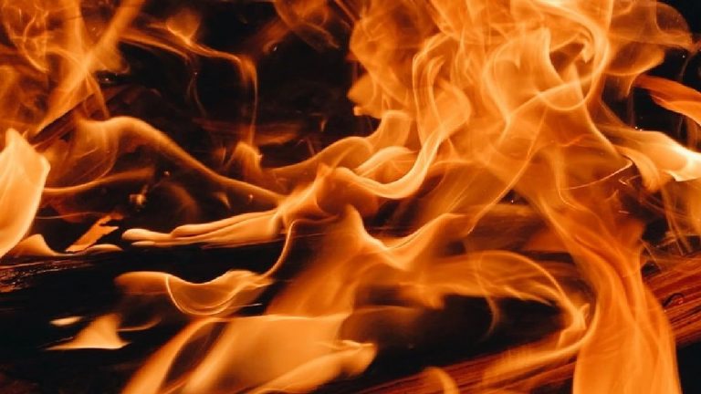 पटना के एक घर में लगी भीषण आग, झुलसा 3 वर्ष का मासूम, अस्पताल में चल रहा इलाज