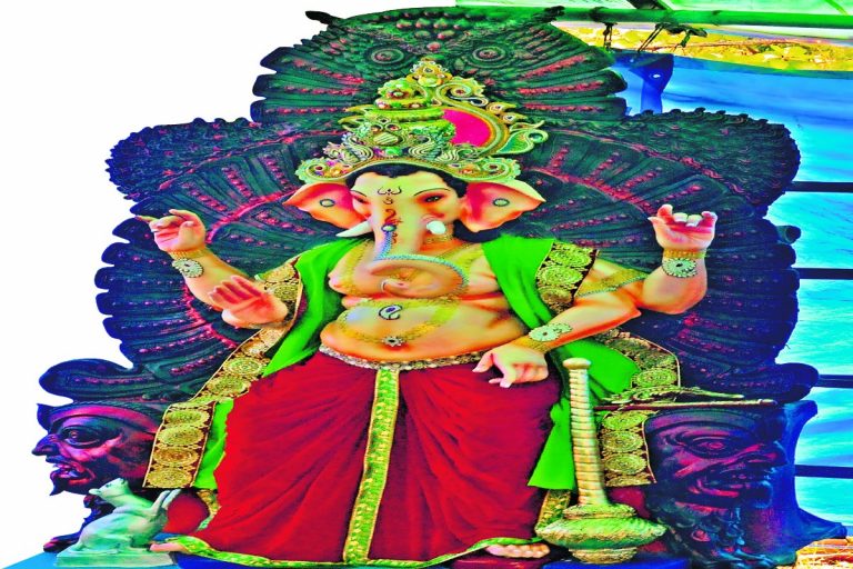 Ganesh Chaturthi 2022: राजधानी में गणेश चतुर्थी की धूम, पंडालों और घर में पधारे गजाननजी