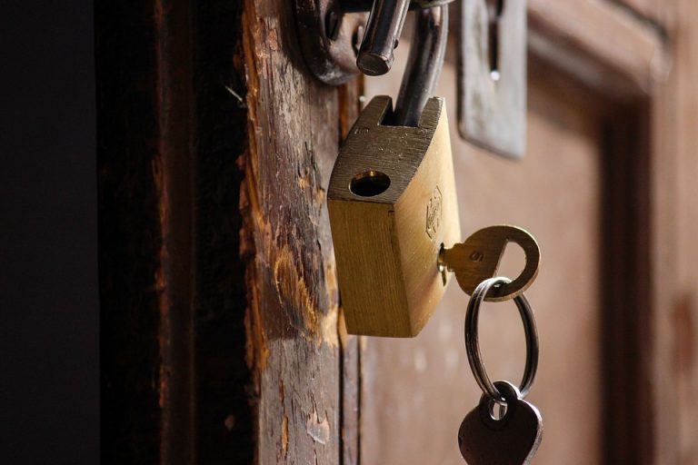 कोडरमा में लॉकडाउन के बाद दिख रही है लापरवाही, कोरोना गाइडलाइन की जमकर धज्जियां उड़ाते दिखे लोग