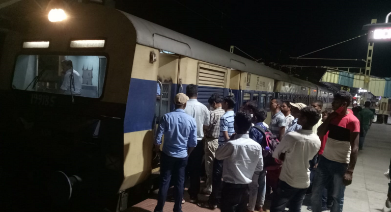 indian railway:  सात दिनों में पकड़े गये 20 हजार बेटिकट यात्री, वसूला गया एक करोड़ जुर्माना