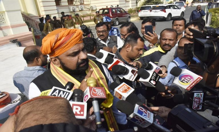 बिहार विधान परिषद में भाजपा का जोरदार हंगामा, केवल 18 मिनट ही चल पायी पहली पारी