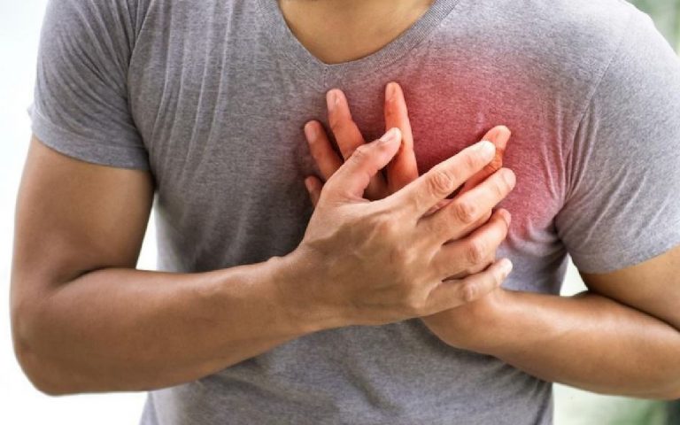 Health: कोरोना टीकाकरण का हार्ट अटैक से कोई संबंध नहीं