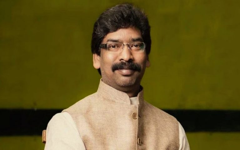 Jharkhand: सीएम हेमंत सोरेन ने कार्यकर्ताओं के साथ मनाया अपना 48वां जन्मदिन, देखें वीडियो