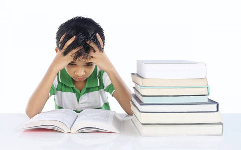 Parenting Tips: आपके बच्चे का क्या बदल गया है व्यवहार, डांटिए और मारिए नहीं समझिए उसका मन
