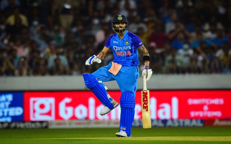 IND vs AUS: सूर्याकुमार बने मैच के हीरो, अक्षर सीरीज के सर्वश्रेष्ठ प्लेयर, कोहली को भी मिला ये अवार्ड
