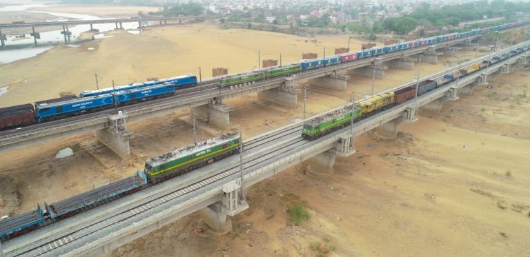 Indian Railway News: ट्रेनों में खत्म होगा एसी-3 इकोनॉमी क्लास, भारतीय रेलवे लेने जा रहा है बड़ा फैसला