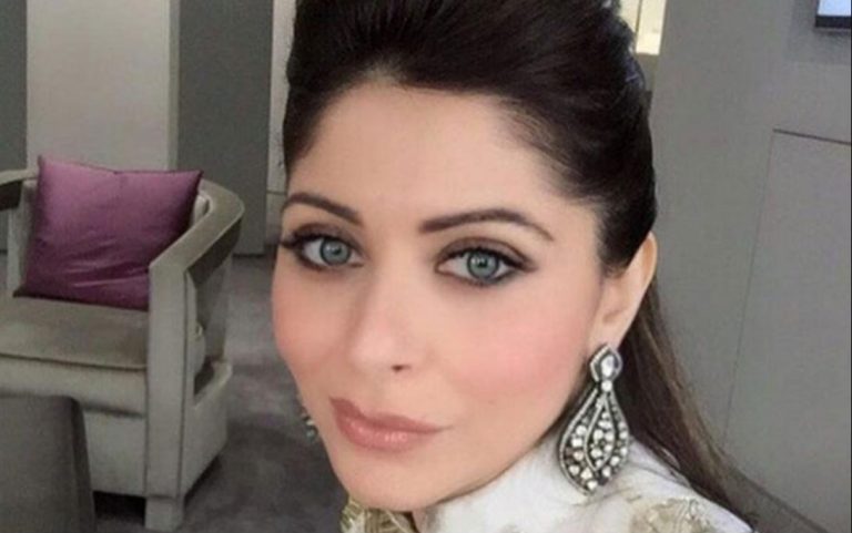 Kanika Kapoor को पुलिस ने भेजा नोटिस, 30 अप्रैल को होगी पेशी