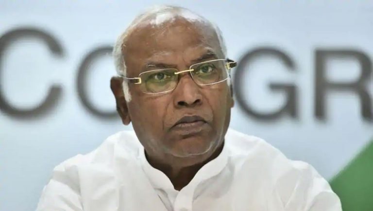 कांग्रेस ने खड़गे को कर्नाटक से राज्यसभा उम्मीदवार घोषित किया