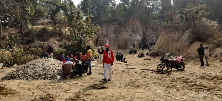 Mica Mines Death : झारखंड के कोडरमा में अवैध माइका खदान में हादसा, चाल धंसने से चार मजदूरों की मौत