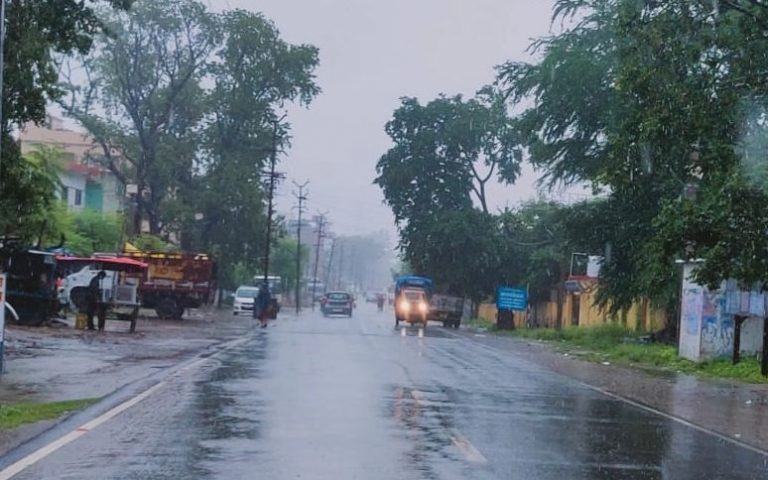 Weather Forecast : झारखंड में कब तक सक्रिय रहेगा Monsoon, Sawan की अंतिम सोमवारी को आज कहां होगी भारी बारिश