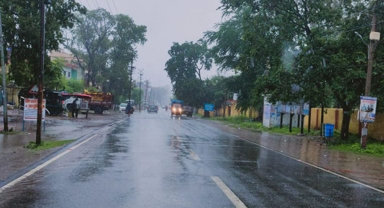 बिहार में अगले दो दिनों तक होगी भारी बारिश, इन जिलों में आंधी व ठनके को लेकर अलर्ट, जानें मौसम अपडेट